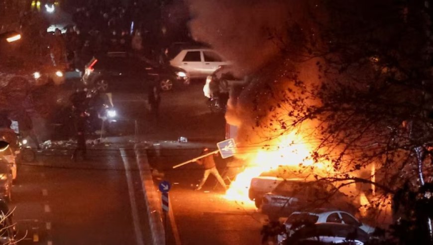 ईरान में सरकार विरोधी प्रदर्शन तेज, ट्रंप ने दिया खुला समर्थन और टैरिफ की धमकी