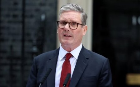 Epstein Files ने ब्रिटेन में मचाई सनसनी, PM Keir Starmer की कुर्सी पर संकट
