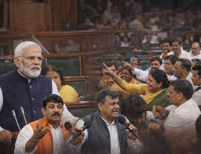 लोकसभा हंगामे से टला पीएम मोदी का भाषण, बीजेपी ने विपक्ष पर लगाए हमले के आरोप